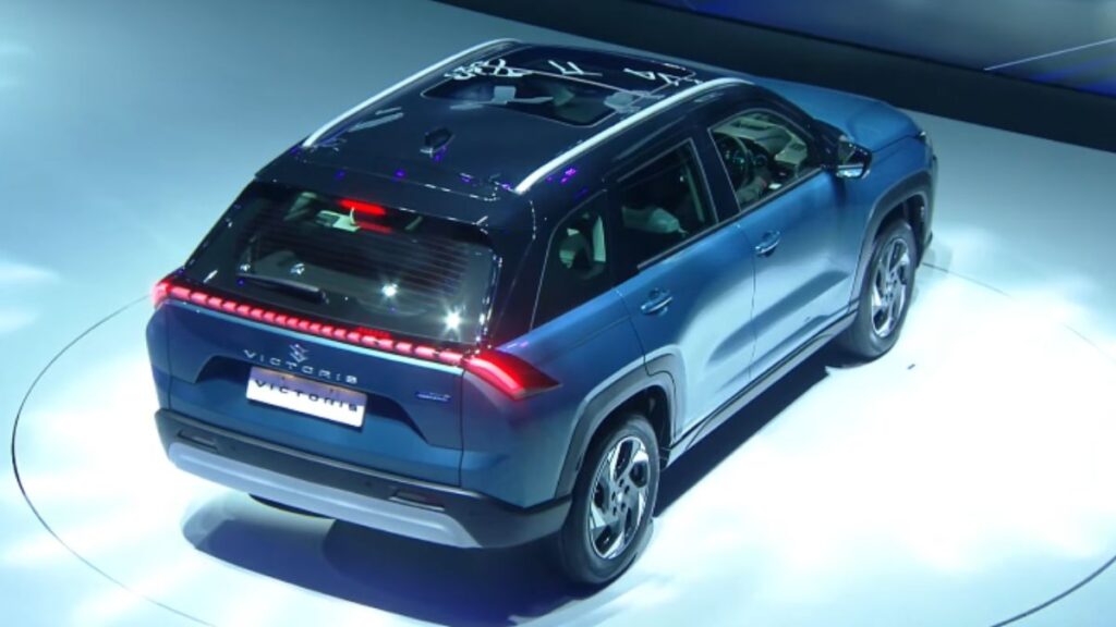 Maruti Suzuki Victoris, Maruti Suzuki Price, Maruti Suzuki Features, Maruti Suzuki New SUV, Maruti Suzuki Interior, Maruti Suzuki Mileage, Maruti Suzuki Safety Features, Maruti Suzuki Review, Maruti Suzuki Engine Options, Maruti Victoris Design, Maruti Victoris Exterior, मारुति सुजुकी विक्टोरिस,
